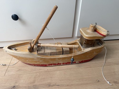 Altes holzboot spielzeug - altes,